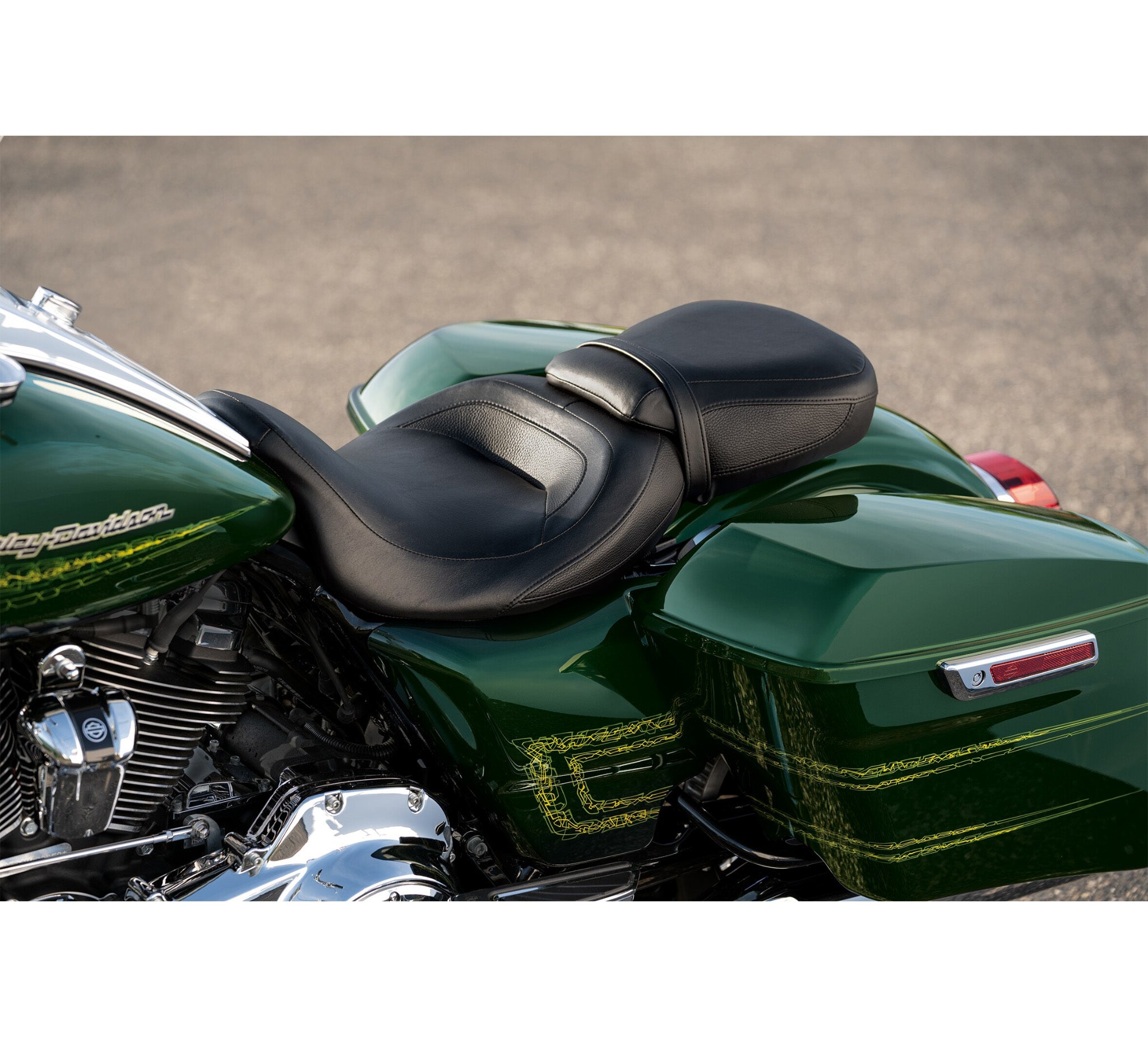 Low-Profile Passenger Pillion - Black Smooth Vinyl