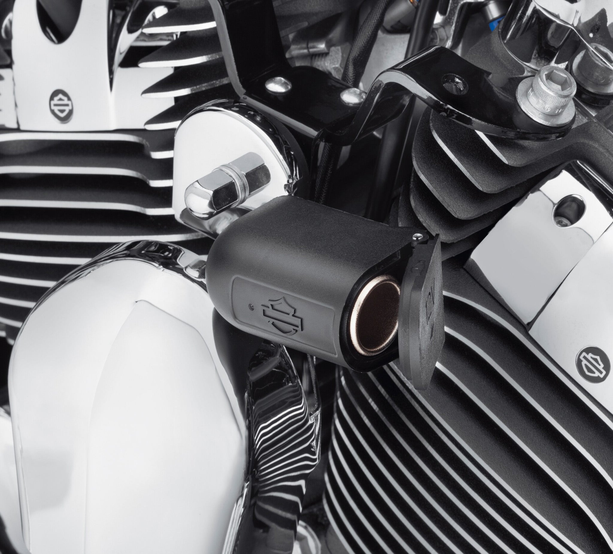 Auxiliary Power Port - Horn Mount