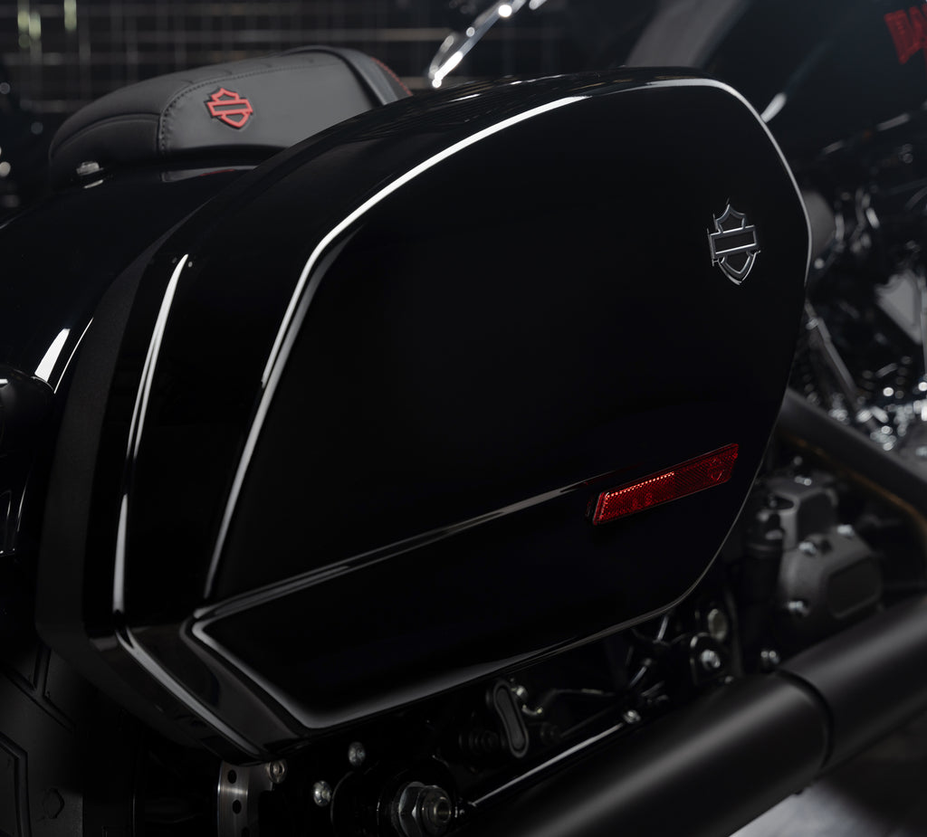 FXLRST Saddlebags – Vivid Black
