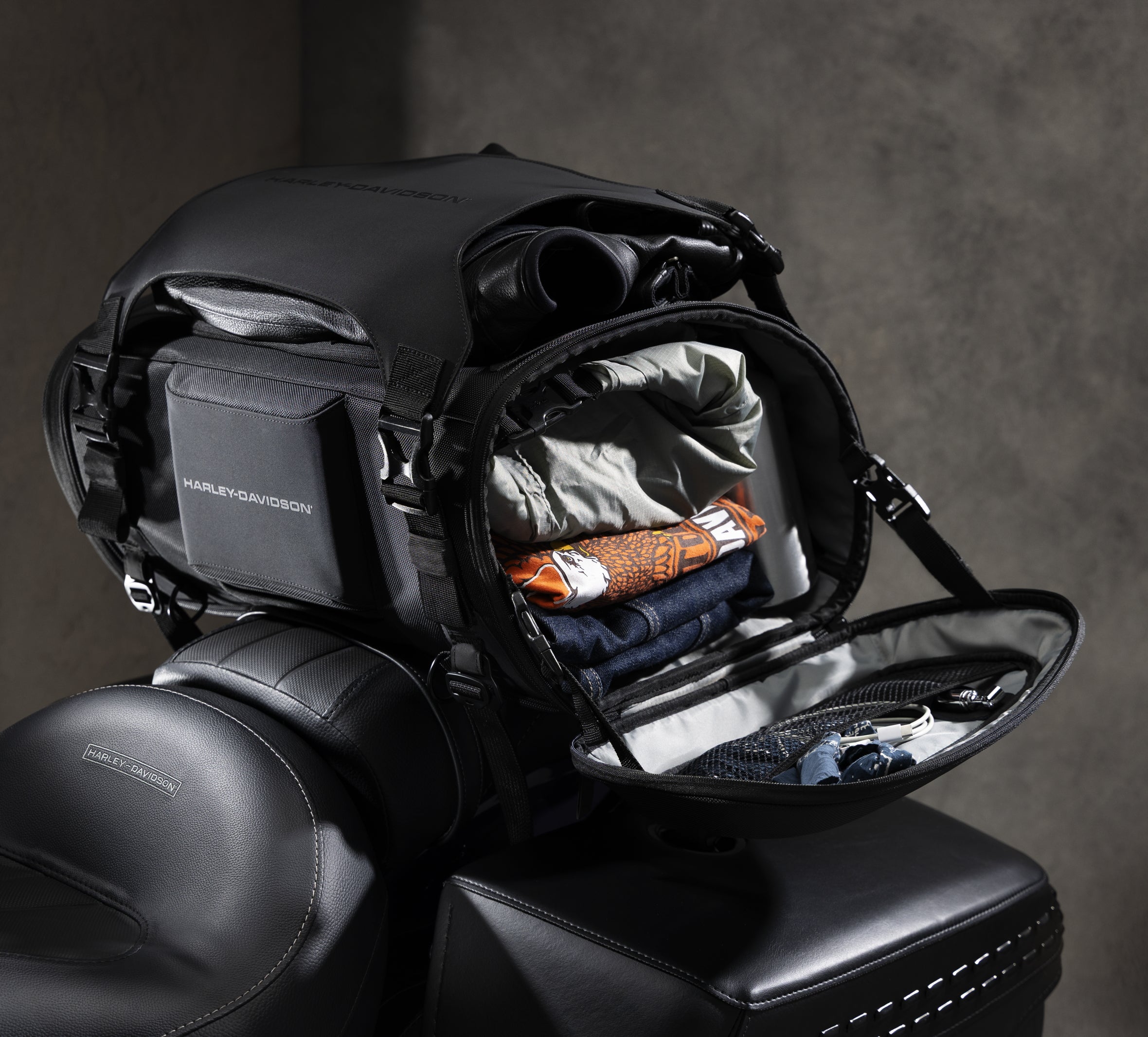 Overwatch Weekender Tail Bag