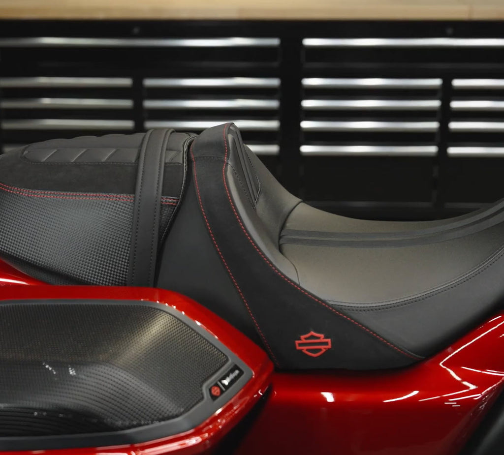 Sport Solo Touring Seat - Contrast Stripe